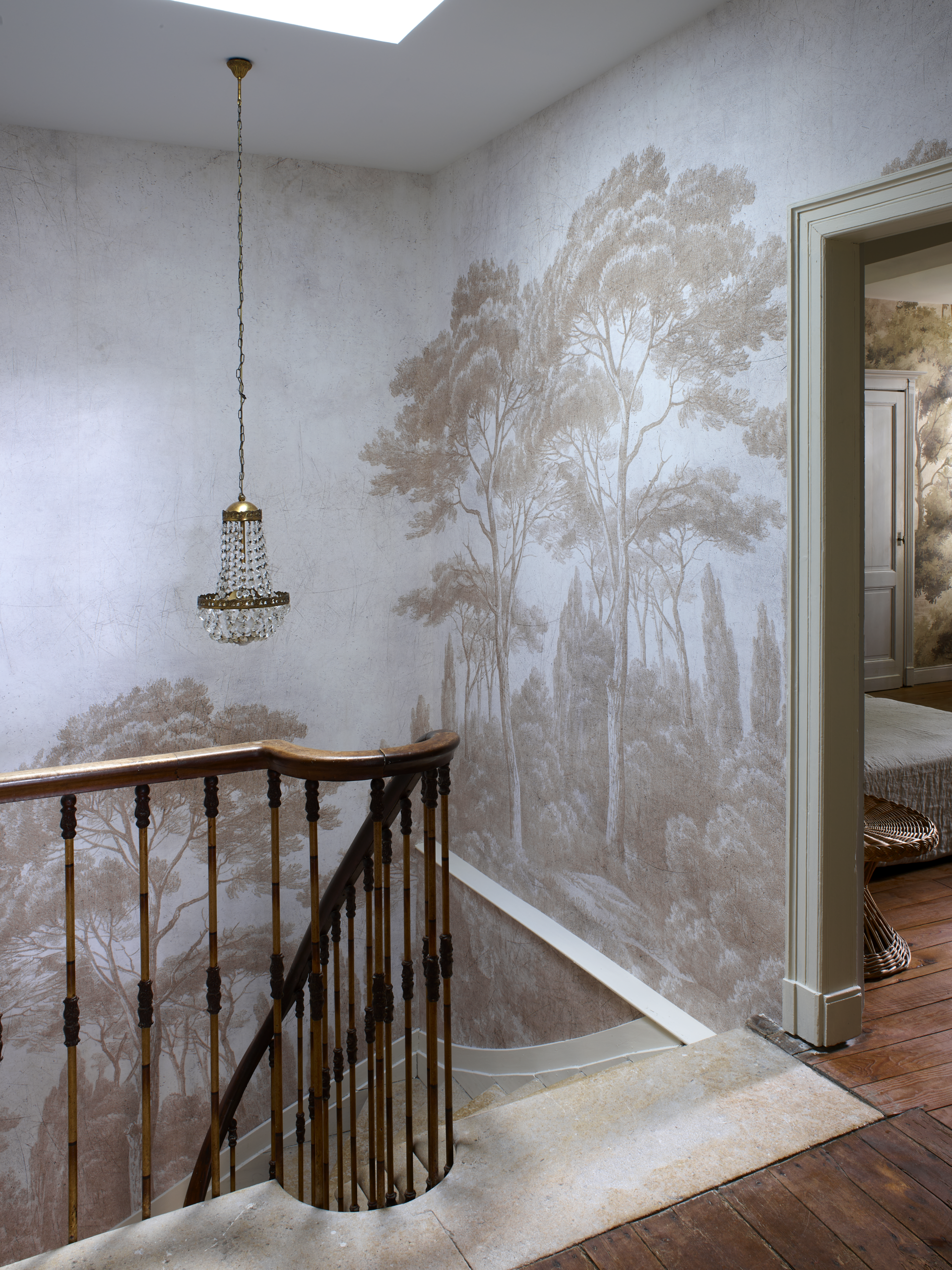 SECTION Choosing a Luxury Mural
